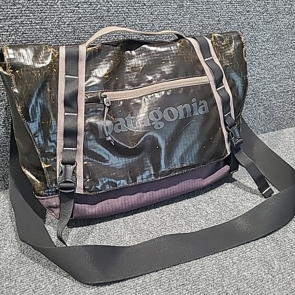 patagonia‎ Black Hole Messenger Bag Black  Limited Edition - Picture 3 of 13